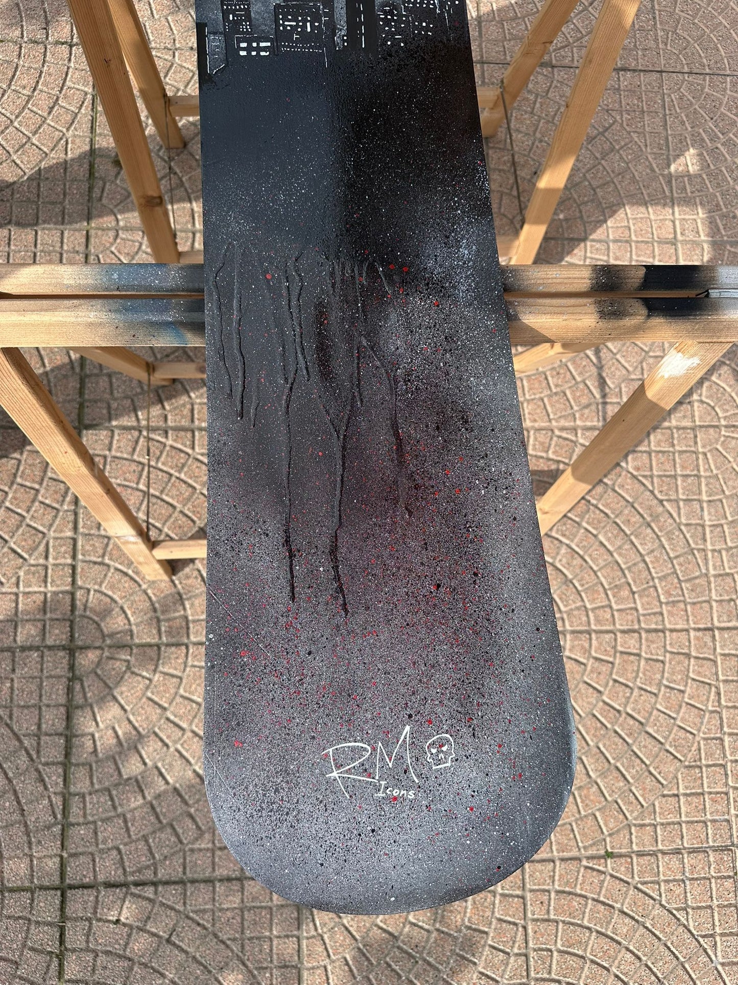 Urban Skull – Snowboard Art | RM Icons